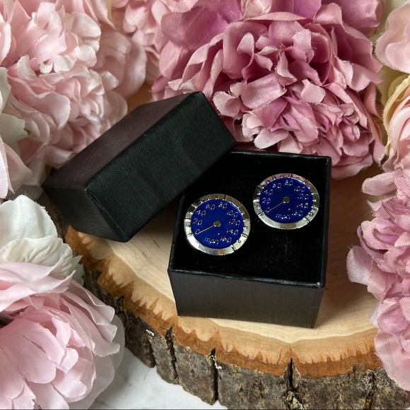 Luxury Car Blue and Silver Speedometer Cufflinks - Picture 13 of 16